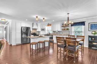 Blue Fish Shack by Oak Island Accommodations - Oak Island - 3