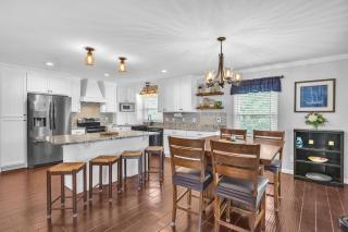 Blue Fish Shack by Oak Island Accommodations - 2