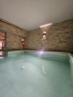 Villa Mairi - 2 private pools & Game Room near Athens - 2