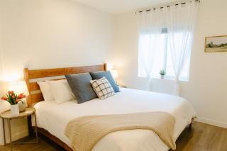 Cozy Downtown Havens - 3