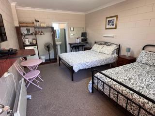 ALPINE COUNTRY MOTEL plus FREE COFFEE - Cooma - 9