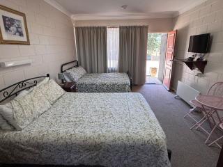 ALPINE COUNTRY MOTEL plus FREE COFFEE - Cooma - 6