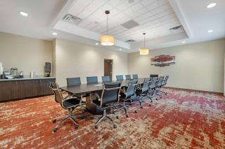 Best Western Plus Lakeview Hotel - Madison - 2