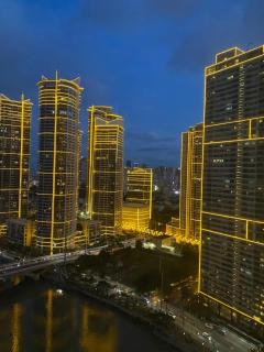 Novotel Executive Suites at Acqua Manila - 0