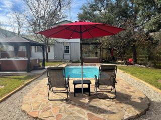 Farmhouse, Private Pool, Spa and Gym! Waco 30 min - 0