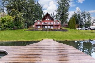 Beautiful Private Lake Lodge with Private Dock and Mountain Views - Spanaway - 7