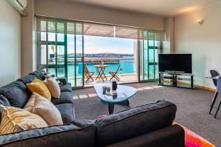 Large 1br with gorgeous sea views - Auckland - 0