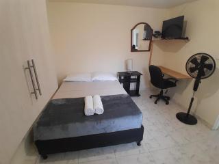 Manila Private Room #2 in Shared Apartment - Medellín - 0