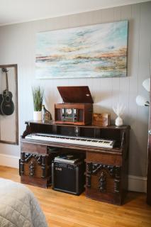 BIG apartment in the center of it all - 3