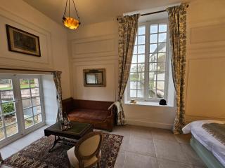 Château Apartment Retreat- Twin Beds - 8