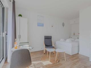 Charming Studio with balcony -2P- Batignolles - Parijs - 4