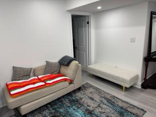 New Furnished Basement Apartment Milton For Single, Couple or Small Family - Milton - 1