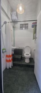 Taefoo Homestay - Madrid room Free Wifi, Air Conditioner, 3 Shared Bathrooms COOL & COZY - Timuran - 5