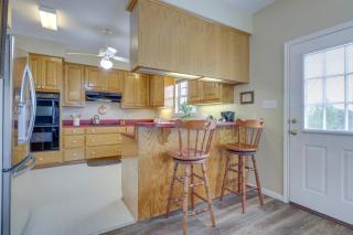 Fox Ridge Farmhouse - Hill Country Getaway! - 5