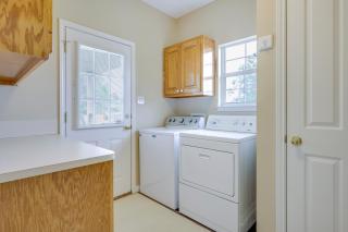 Fox Ridge Farmhouse - Hill Country Getaway! - San Marcos - 1