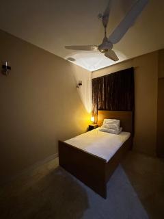 BeachView APT 3BHK near Dolmen Mall - 4