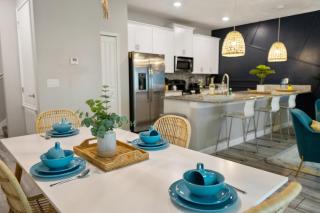 World Class Resort only 20 min to Theme Parks, Themed Toy Story & Mickey! - Kissimmee - 1