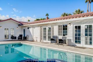Navigate Stays Hoops and Hues Hideaway - Palm Springs - 8