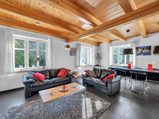 Villa in Mlade Bulky with garden - Mladé Buky - 2