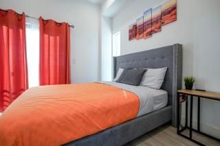 Hollywood Famous Townhome with PVT Rooftop Scenic views - Los Angeles - 8