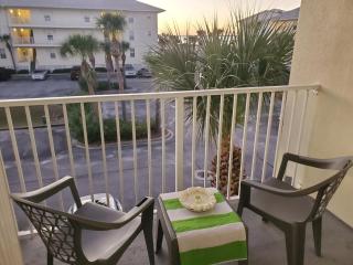 Navarre Beach Landing - Beach Gear Included - Walk to Beach - Sunset Views - 6