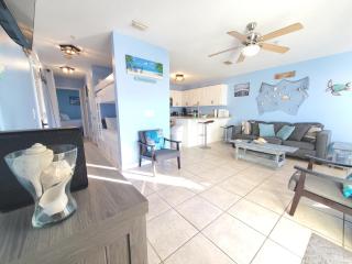Navarre Beach Landing - Pool, Balcony, Fireplace, Kitchen, Laundry & Work Desk - Navarre - 5