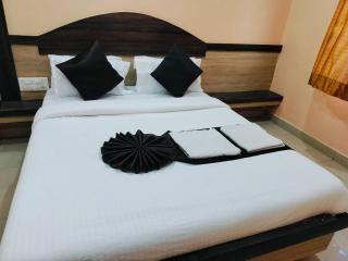 Hotel Sai Laxmi- Walkable Distance from Sai baba Temple - Shirdi - 3