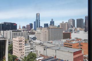 Modern Nomads Classic Styled King Studio with Indoor Pool - Melbourne - 1