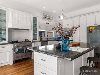 Ventnor Coastal Charm - 3