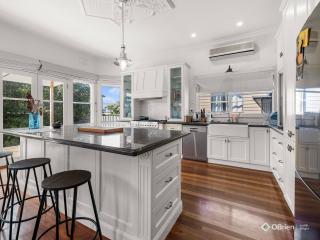 Ventnor Coastal Charm - 4