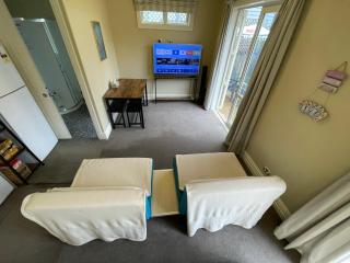 Quiet and new CNZhouse with yard near river in CBD - Christchurch - 5