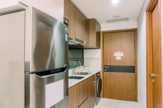 Elegant and Comfort 1BR at The Smith Alam Sutera Apartment By Travelio - Tangerang - 3