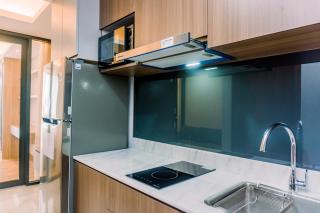 Elegant and Comfort 1BR at The Smith Alam Sutera Apartment By Travelio - Tangerang - 2