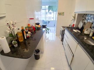 quarto em frente a praia com banheiro privativo num apartamento compartilhado - room with private bathroom in a shared apartment - 8