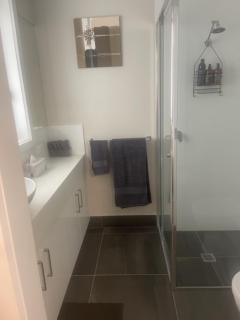 luxury on the hill-2min albury cbd - Albury - 4