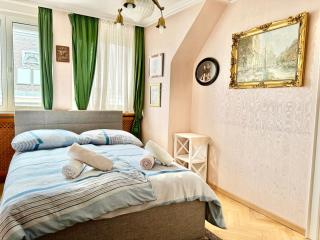 Spacious Penthouse with Stephen Cathedral View - 0