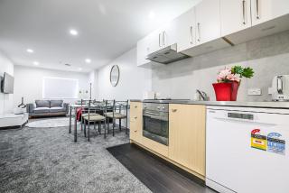 2br newly renovated apartment w free parking - Auckland - 5