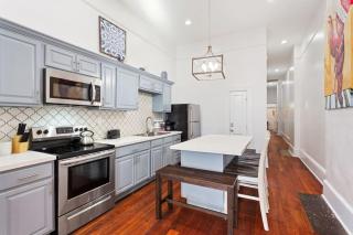 Freshly Renovated Home near the French Quarter - New Orleans - 2