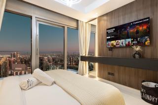 Panoramic Burj Khalifa and Sea View, Infinity Pool, Luxury 2BR - Dubai - 5