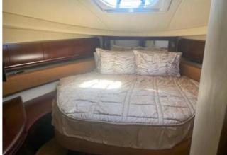 50 Ft Sea Ray yacht sleep 4 people - 6