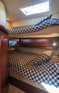 50 Ft Sea Ray yacht sleep 4 people - 3