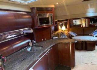 50 Ft Sea Ray yacht sleep 4 people - 1