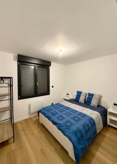 Maison avec jardin, terrasse et double garage - 7