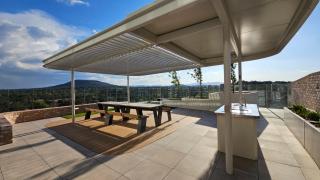 Woden New Modern One-Bedroom Apartment - Phillip - 1