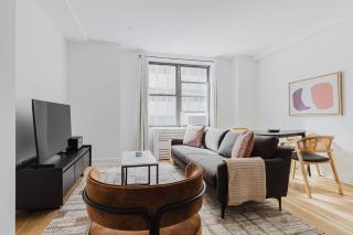 Blueground Midtown gym AC nr Chrysler NYC-1665 - New York - 0