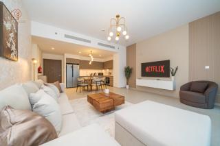 Cozy 2-Bed Home with Burj Khalifa Views 204GR-2 - 9