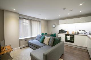 Spacious self-contained city apartment - - 3