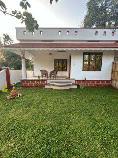 Ozzys Salt and Surf Haven - Varkala - 9