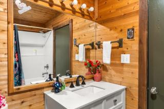 Downtown Getaway Bbq, Hot Tub & Fun Games! - Gatlinburg - 6