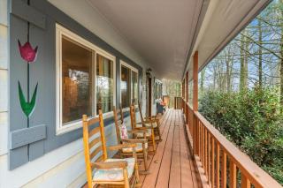 Downtown Getaway Bbq, Hot Tub & Fun Games! - Gatlinburg - 2